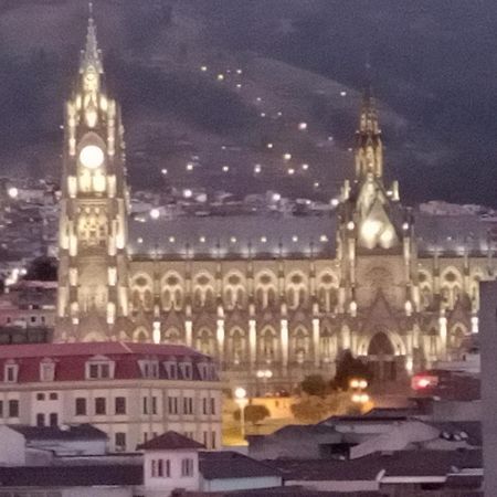 Hostal Atlantis Quito Buitenkant foto