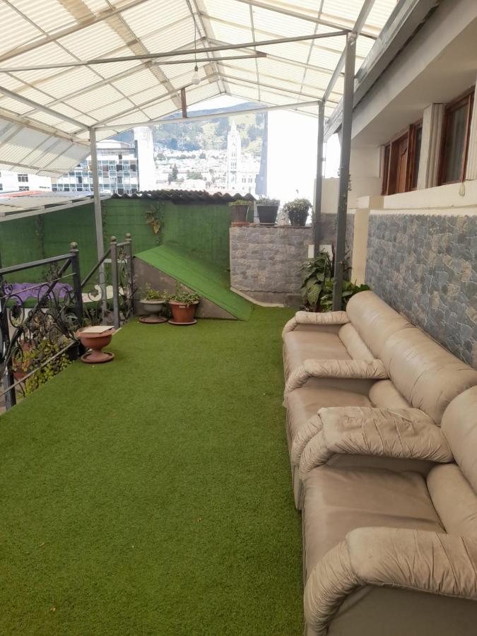 Hostal Atlantis Quito Buitenkant foto