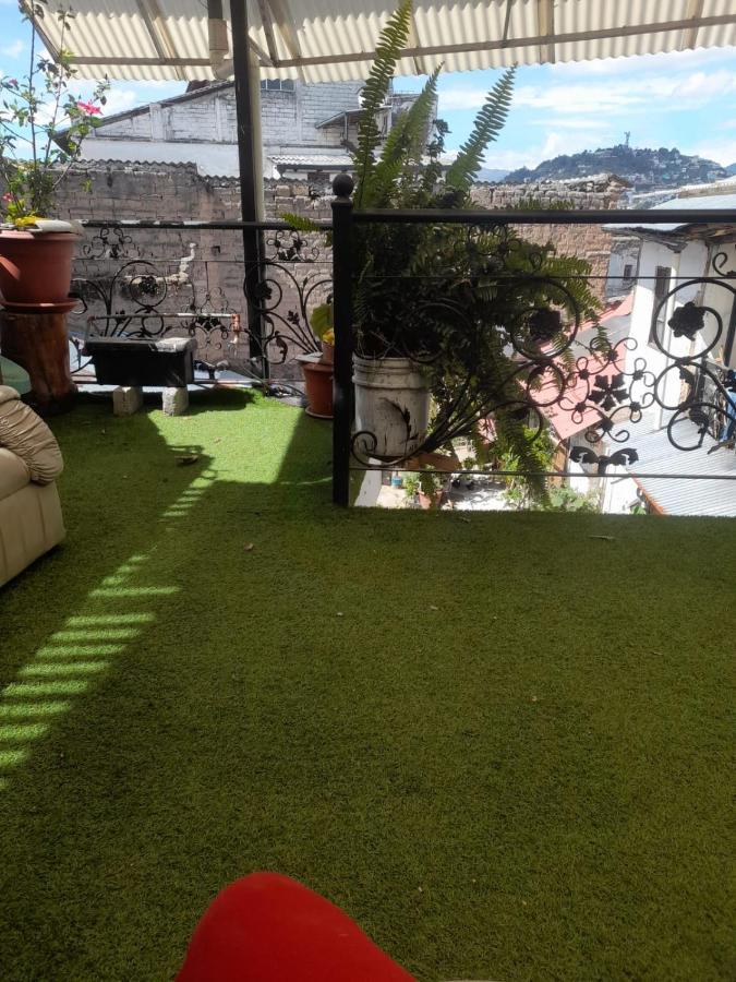 Hostal Atlantis Quito Buitenkant foto