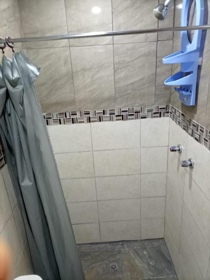 Hostal Atlantis Quito Buitenkant foto