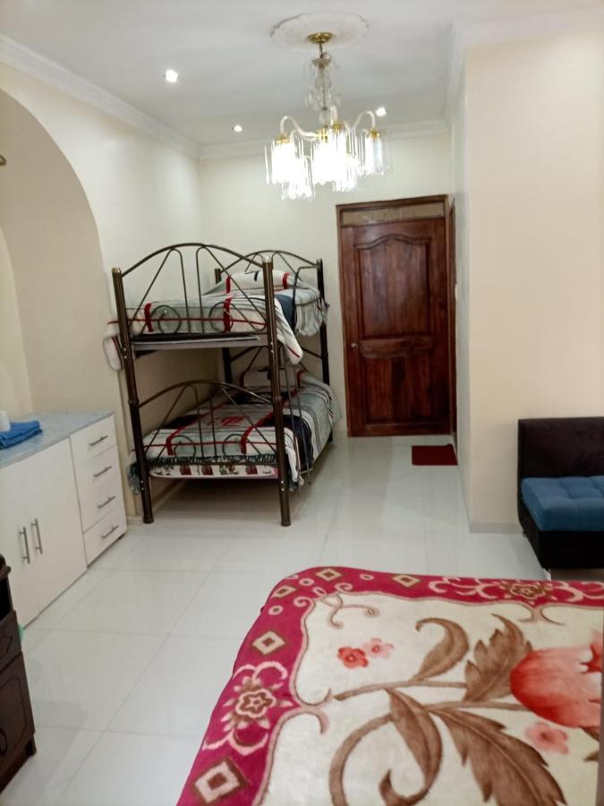 Hostal Atlantis Quito Buitenkant foto