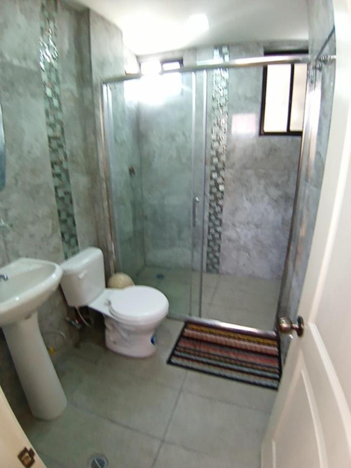 Hostal Atlantis Quito Buitenkant foto